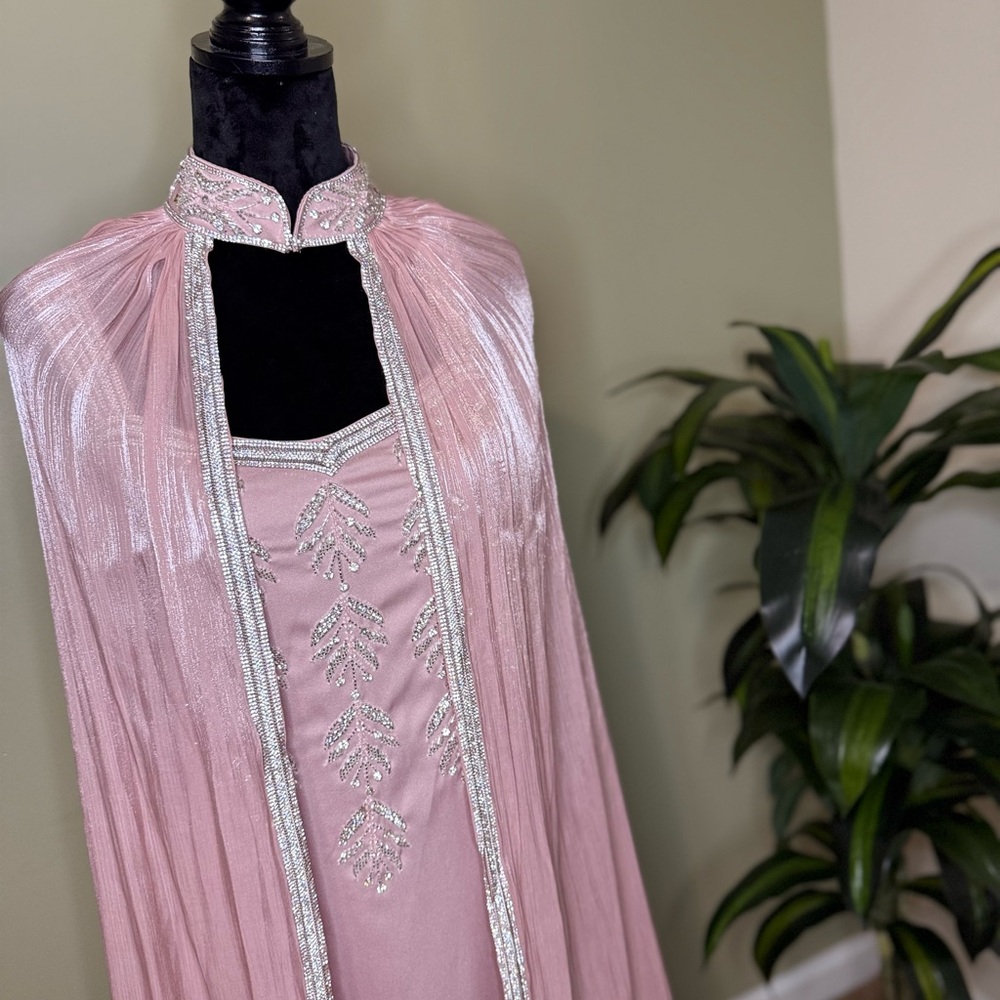 Elegant Pink Cape Dress – Luxury Occasion Wear - Picture 3 of 7
